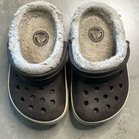 Crocs Toddler Classic Lined Clogs, Size 7 - Picture 2 of 5
